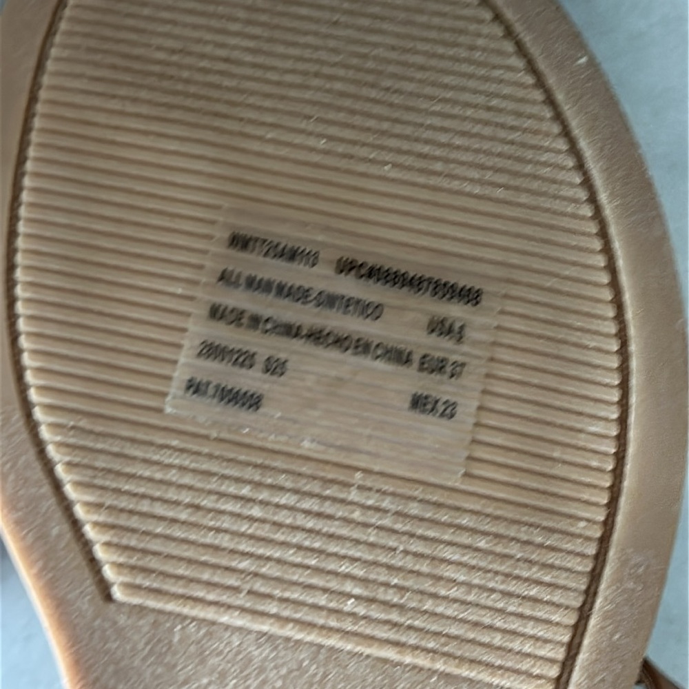 Time and Tru Women's Jeweled T-Strap Sandal Size 6 - Picture 8 of 8